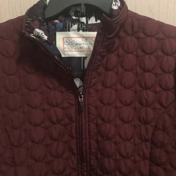 Burgundy Aventura Quilted Coat. Size Small. - Picture 7 of 11